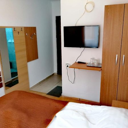 Hostel Cppi Nord Buşteni Eksteriør billede