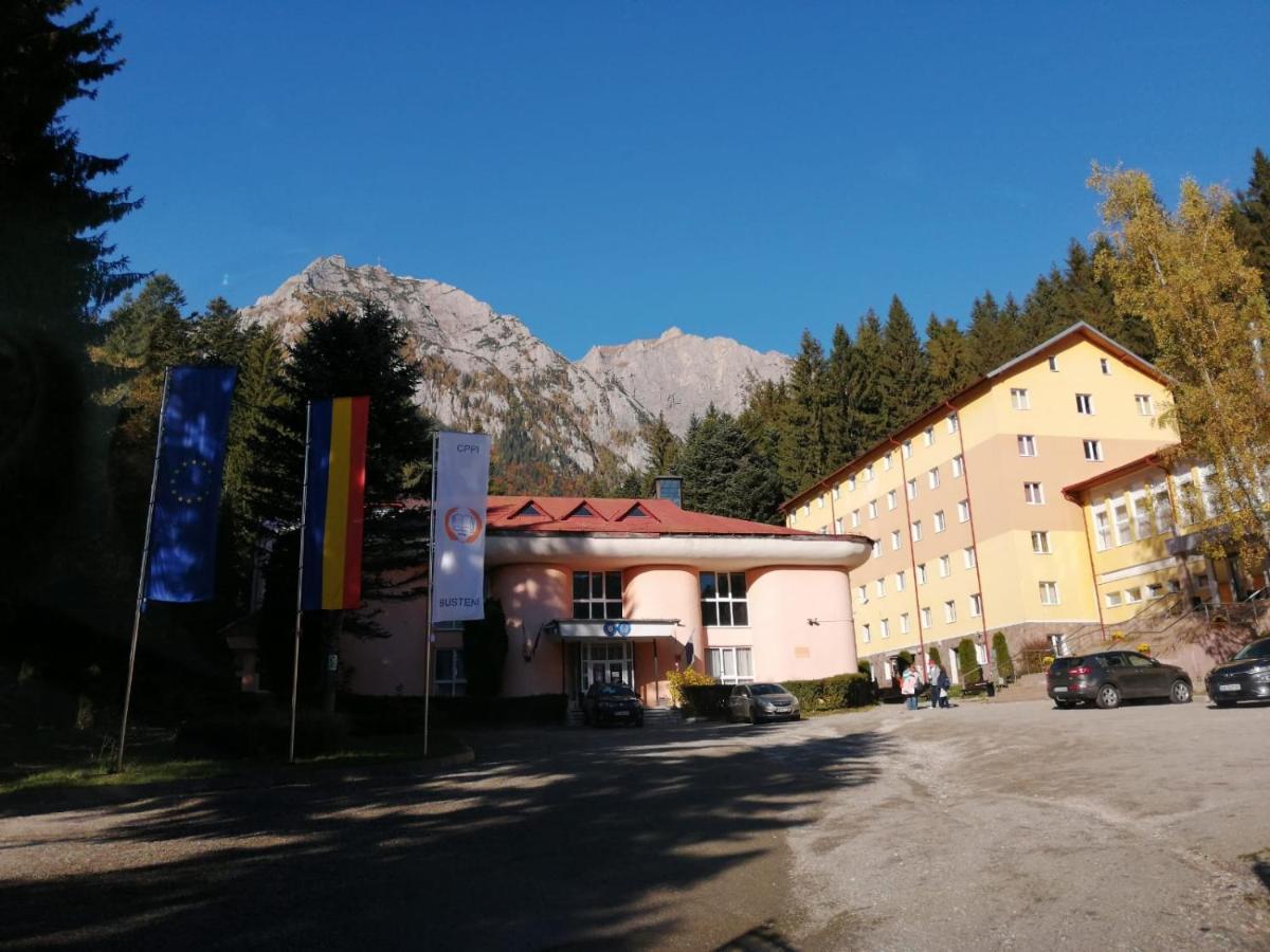Hostel Cppi Nord Buşteni Eksteriør billede