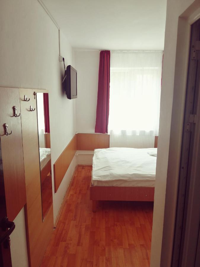 Hostel Cppi Nord Buşteni Eksteriør billede