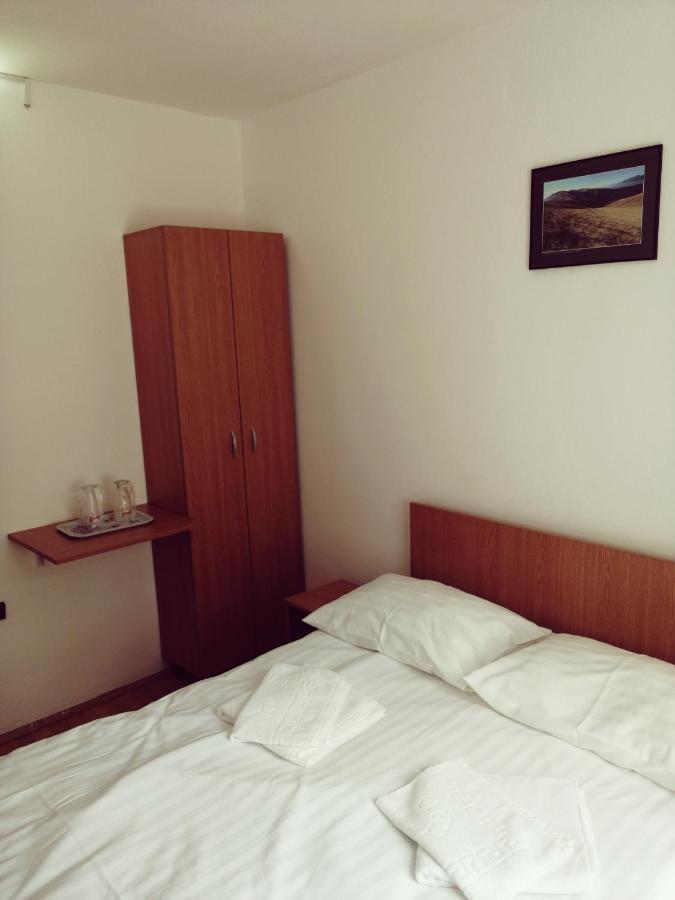 Hostel Cppi Nord Buşteni Eksteriør billede